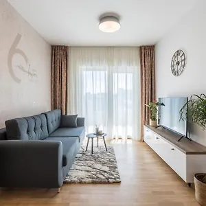 6 Islands - & Business - Free Garage Parking Apartment Split